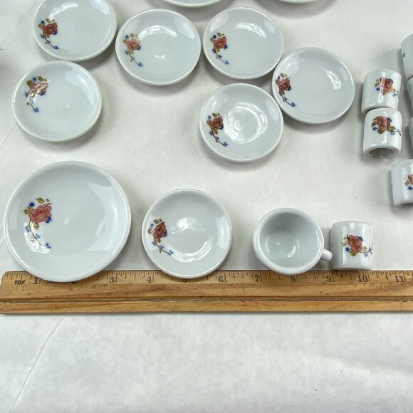 Vintage Strombecker Pretend Play Mini Dish Set 32 Pcs With Floral Design - Picture 11 of 12